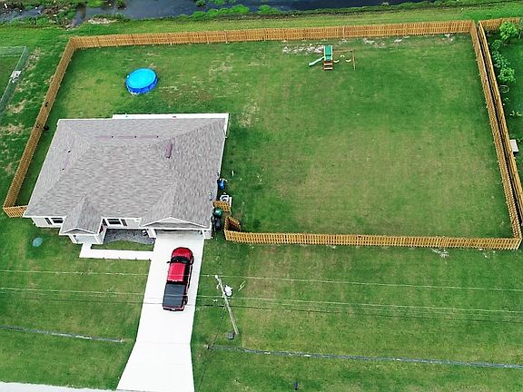 3rd image of 1618 SW Falmouth Ave