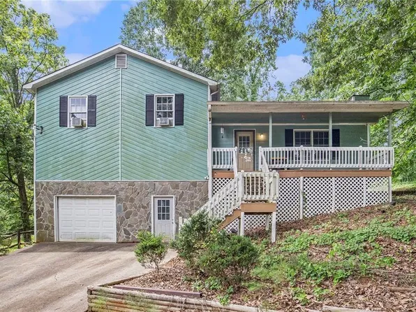 97 Woods Ct, Dallas, GA 30157