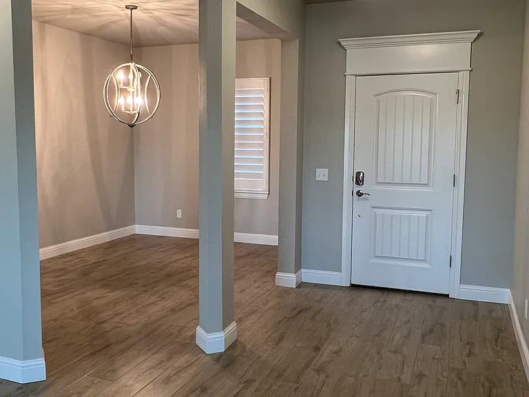 13895 Creek View Dr — Photo 2