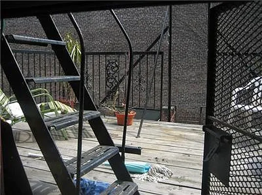 Rented by Weinstein Realty Group | media 27