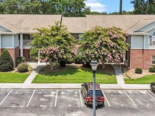 2207 Locksley Woods Dr APT E, Greenville, NC 27858