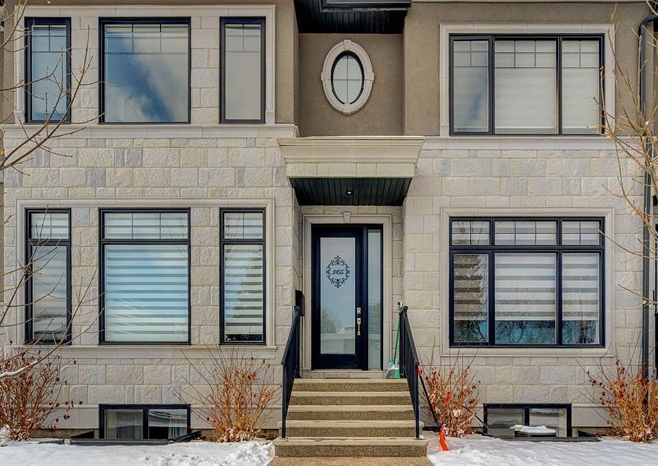 1st image of 2105 17th St E