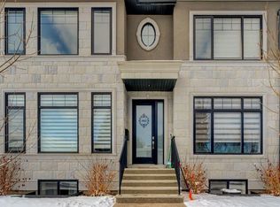 2105 17th St E, Calgary, AB T2M3S5