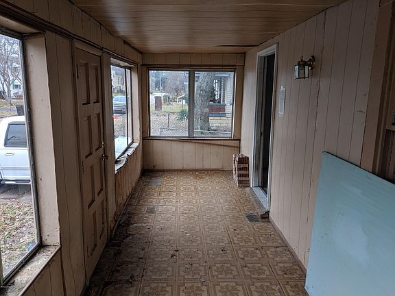 3rd image of 4202 Fordson Way