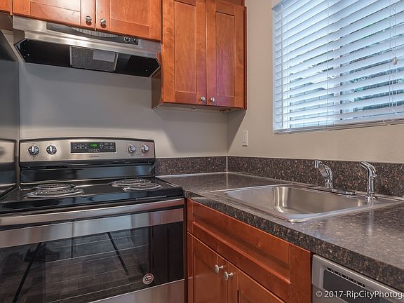 4th image of 5011 SW Beaverton Hillsdale Hwy APT D