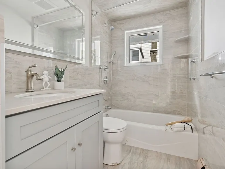 9-13 Sutherland Rd #1 — Photo 20