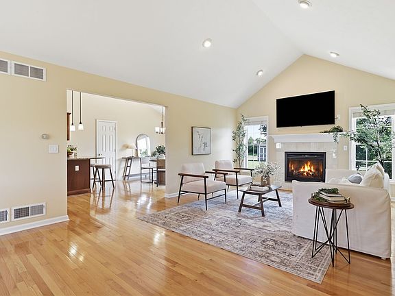 4th image of 1024 Pondbrook Point