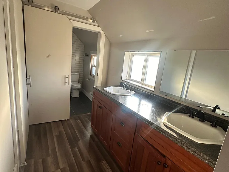 2420 Walnut St — Photo 17