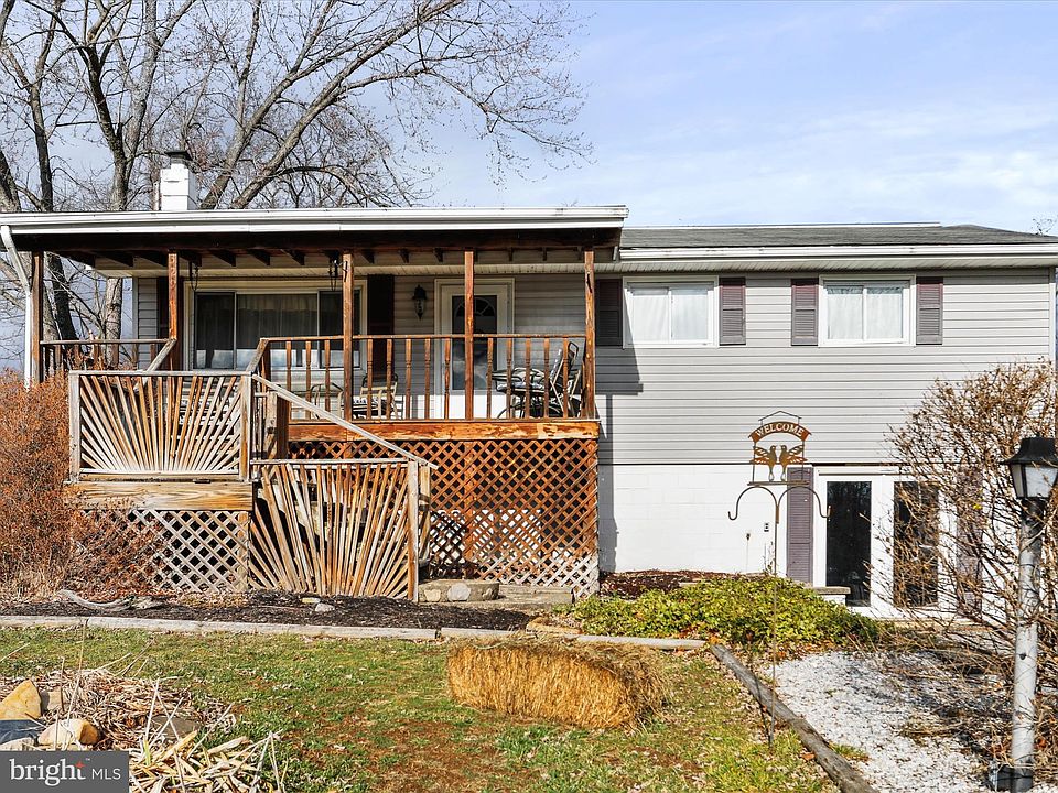 1st image of 213 Hazelton Dr