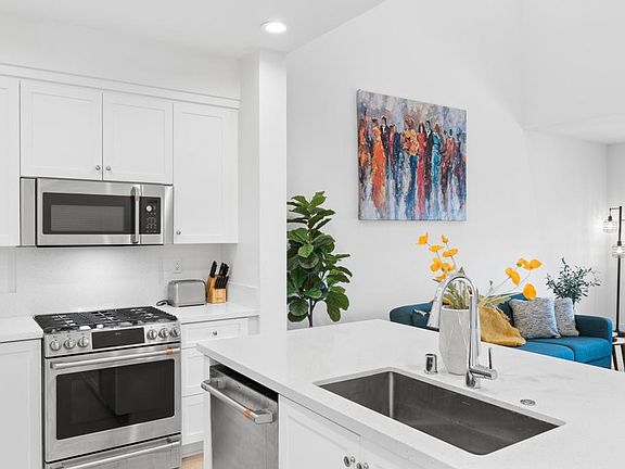 4th image of 2170 Birch Rd Unit 111