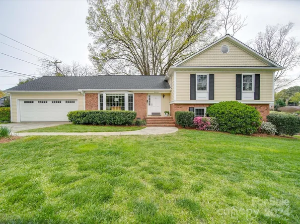 2807 Eastburn Rd, Charlotte, NC 28210