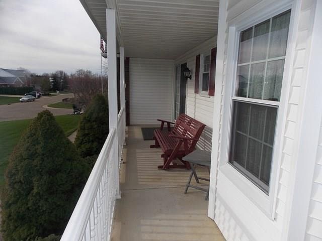 2nd image of 5469 Oakridge Dr NE