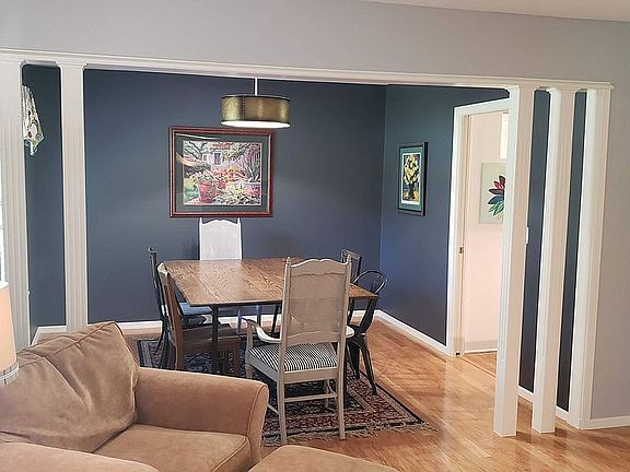 4th image of 2823 S Black Oak Dr