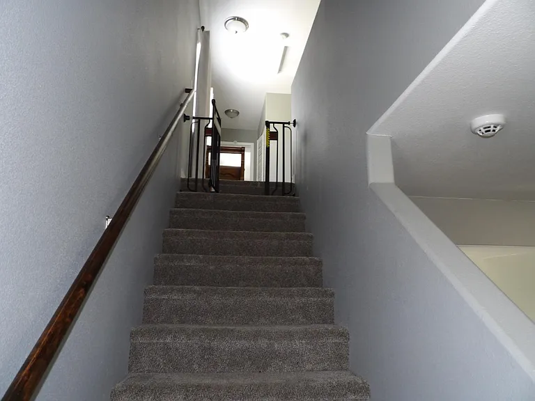 332 E Ohio Ave — Photo 24