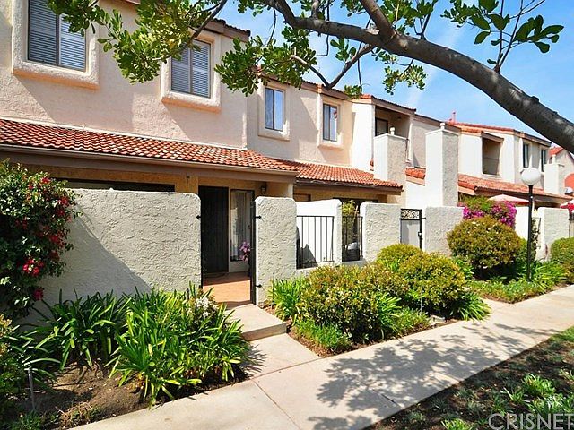 1st image of 18230 Oxnard St Unit 112