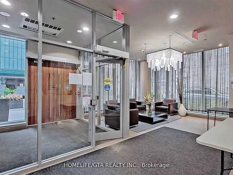 126 Simcoe St #307 — Photo 3