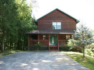 1587 Upper Middle Creek Rd, Sevierville, TN 37876