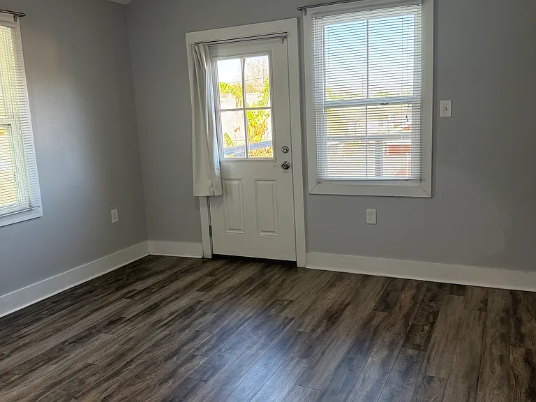255 Papworth Ave — Photo 15