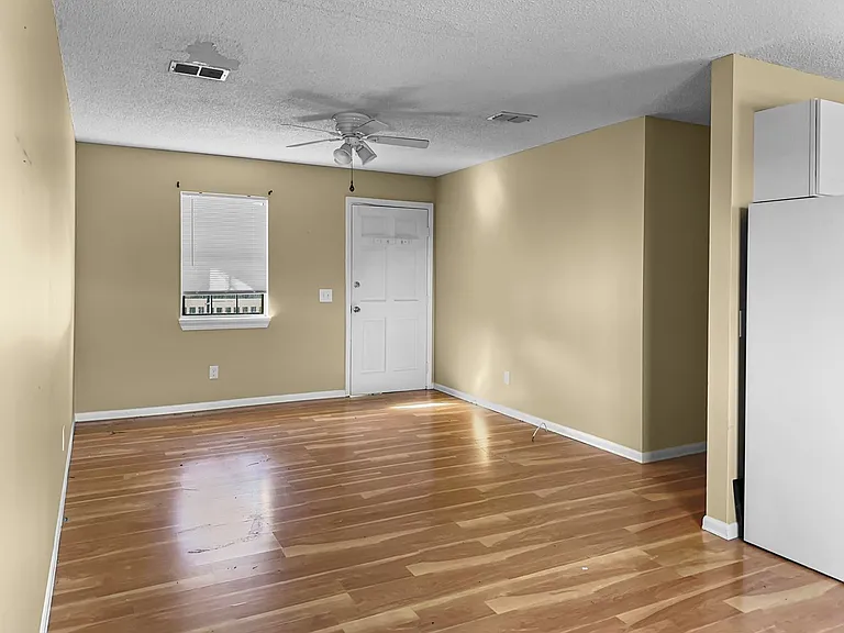 276 Daffin Pl — Photo 9