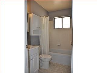 4th image of 5228 Great Oaks Dr