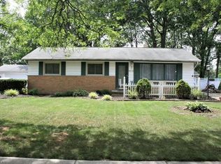 6572 Crestwood Ln, Olmsted Township, OH 44138