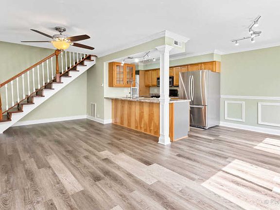 4th image of 1444 Cove Dr #238-B