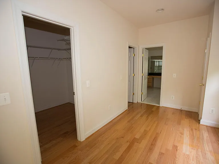 2339 Sandburg St — Photo 14