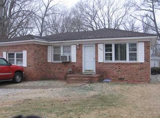 904 Amick Rd, Chesapeake, VA 23324