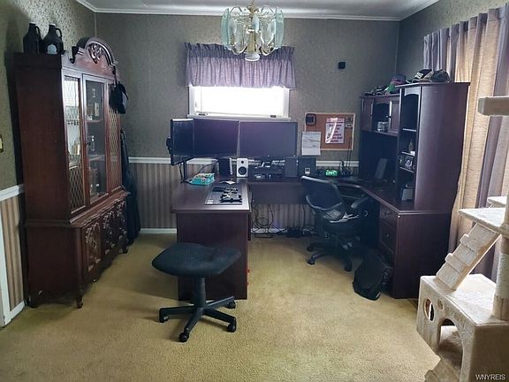 5th image of 383 Hinman Ave