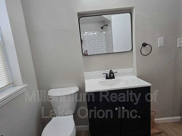 614 E Tennyson Ave — Photo 9