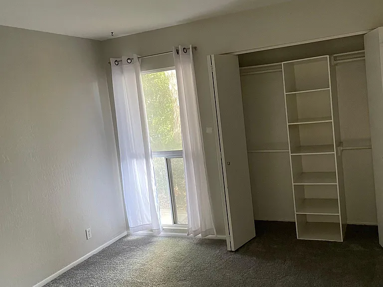 1422 E Steamboat Bend Dr — Photo 10
