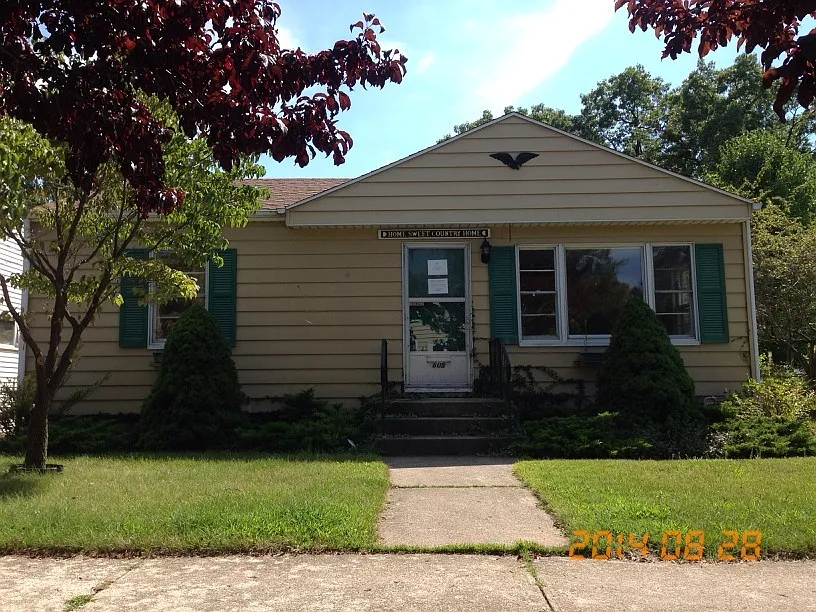 605 Madison St photo 1
