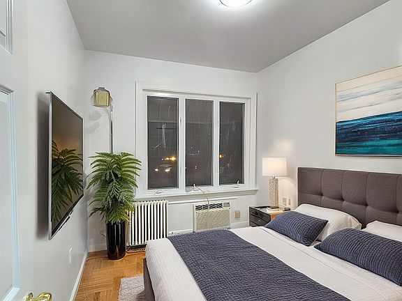 4th image of 1403 Cropsey Ave #2