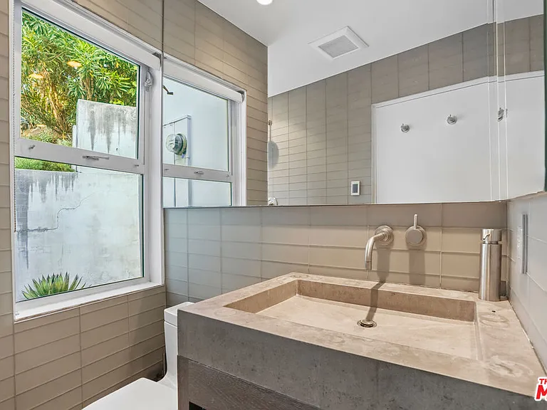 7700 Willow Glen Rd — Photo 32