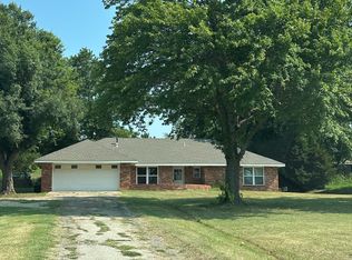 7001 Lake Rd, Ponca City, OK 74604