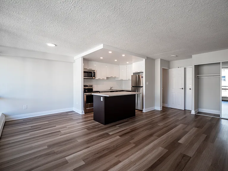 378 Vine St — Photo 4