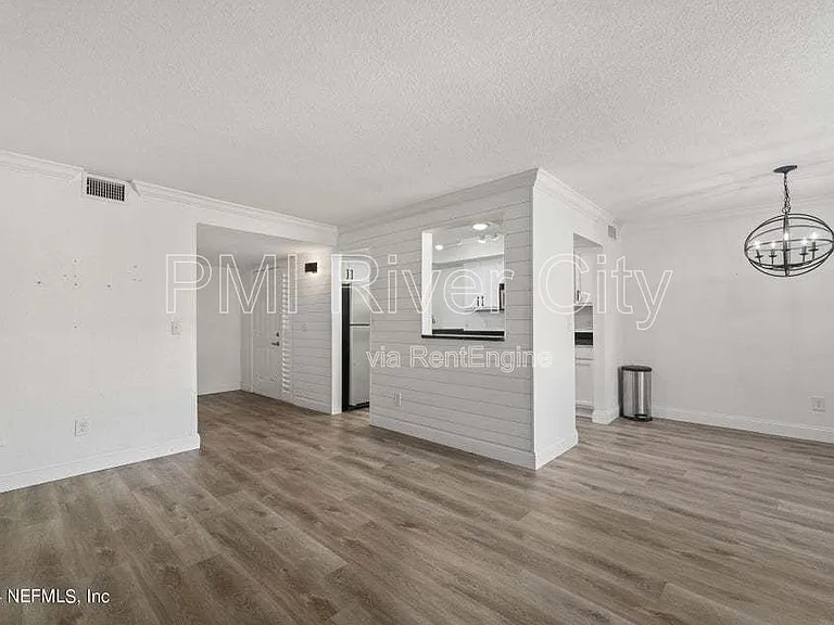 908 Shoreline Cir — Photo 17