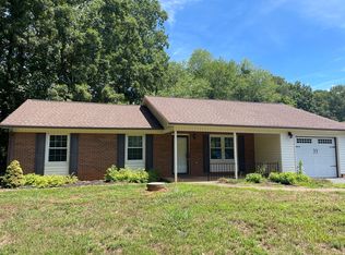 5913 Millstone Ln, Pfafftown, NC 27040