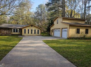 30 Price Dr W, Locust Grove, GA 30248