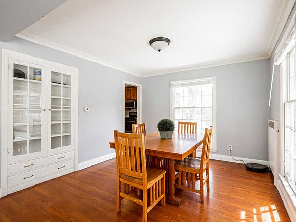4th image of 2715 E Kenwood Blvd #2715