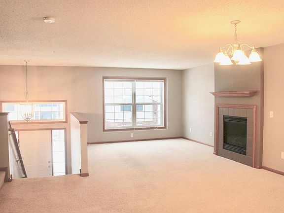 5th image of 925 Ledgestone Dr
