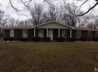 1024 Motherhead Rd, Saint Charles, MO 63304