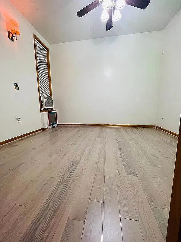 20-41 42nd Street — Photo 3