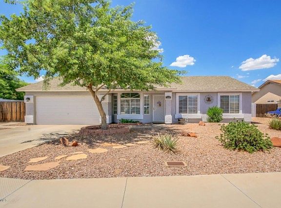 3rd image of 539 N Bailey Cir