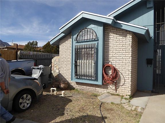 3rd image of 4131 Hercules Ave