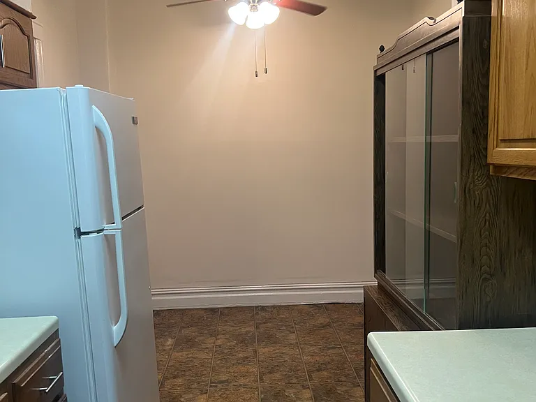 592 Prospect Ave #2R — Photo 2