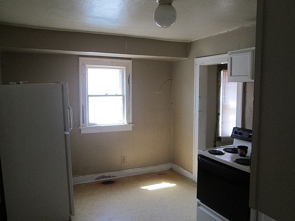 5th image of 2833 E 10th St