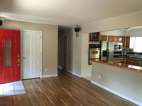 5th image of 84 Curtis Pl