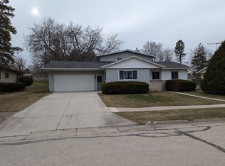 313 Fairview Ln, Chilton, WI 53014