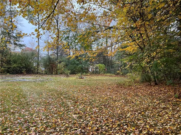 6 Calderwood Ave, Greenville, RI 02828